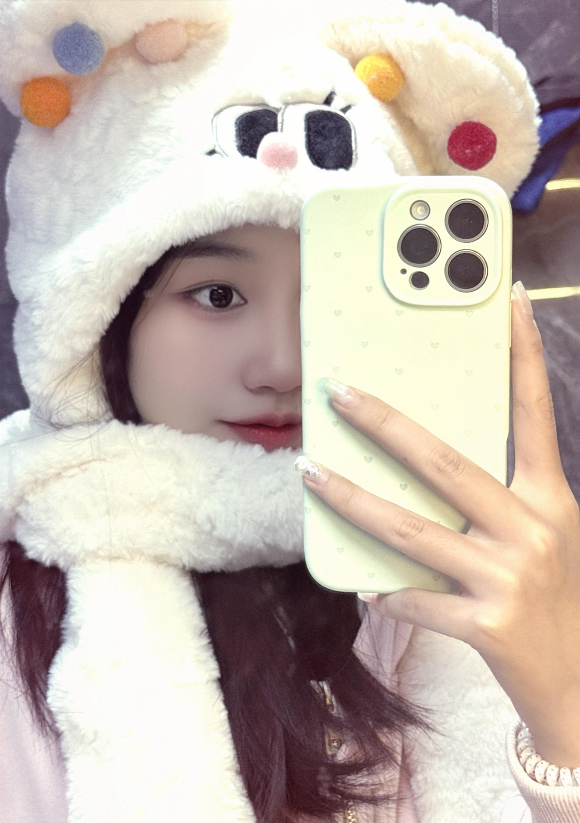 一年好快 浅秋 薄念 有些人来了去了 有些人近了远了.