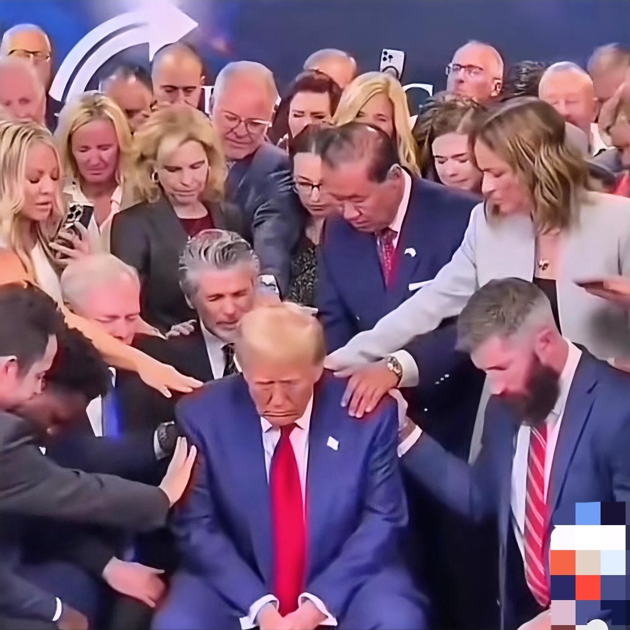 特朗普这操作真是让人惊掉下巴！自2020年起，一遇到危机就把希望寄托在宗教上。美