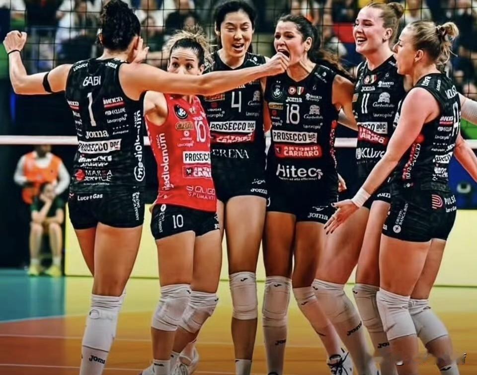 朱婷低调飞往✈️意大利，意大利科内利亚诺俱乐部已经发文报朱婷平安，朱婷已经抵达意