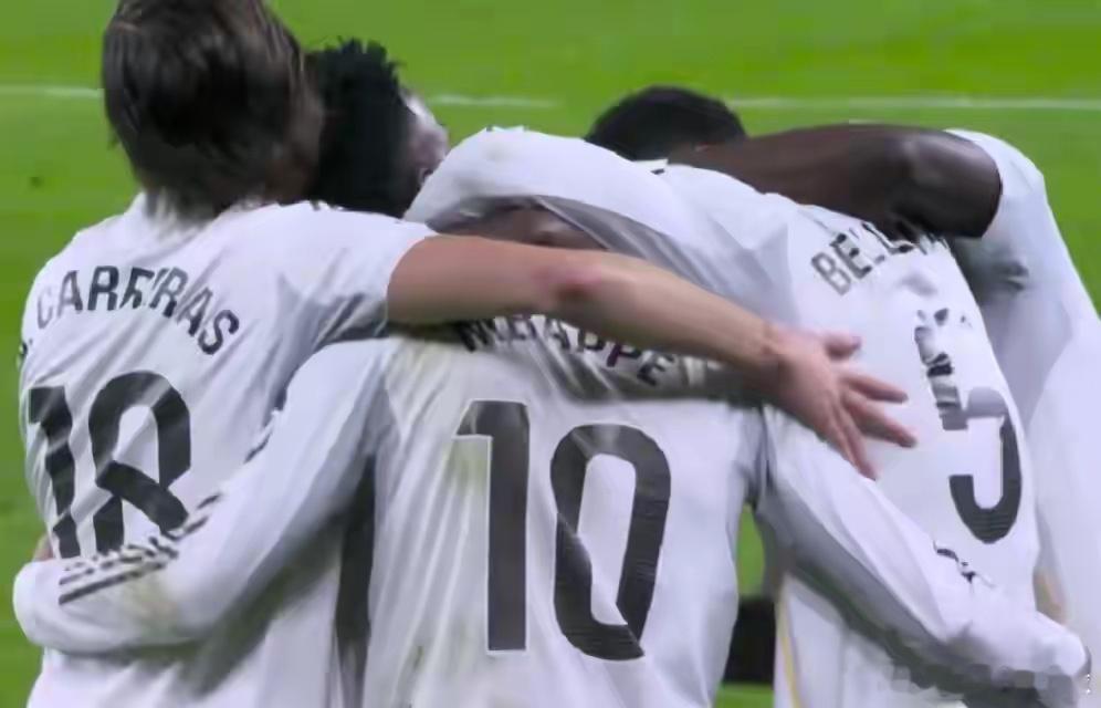 听劝变阵立竿见影！皇马3-0终结连平 距巴萨1分点燃西甲争冠西甲第19轮焦点战，