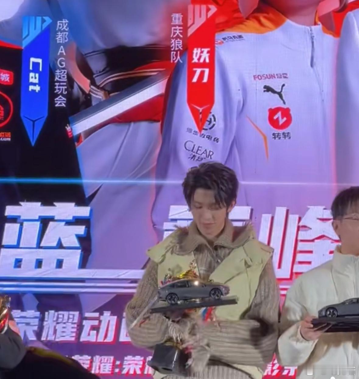 #林墨何泓姗战前互放狠话#明星加持 好养眼的比赛呐！#林墨完胜何泓姗# ​​​