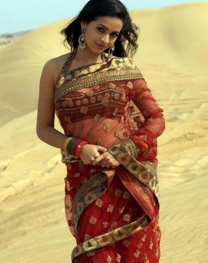 [微风]2012年，19岁的印度女孩莫迪娜，听说中国男人不打老婆、女人能挣钱，连