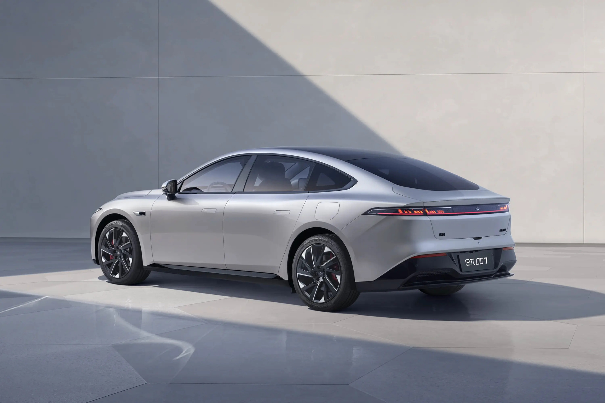 实打实地开了段时间东风奕派007，真的感受到它给年轻人造运动轿跑的满满诚意😎这