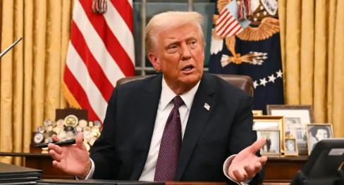 “尴尬了！” 特朗普万万想不到，自己绞尽脑汁从中国台湾地区 “抢” 来台积电，到