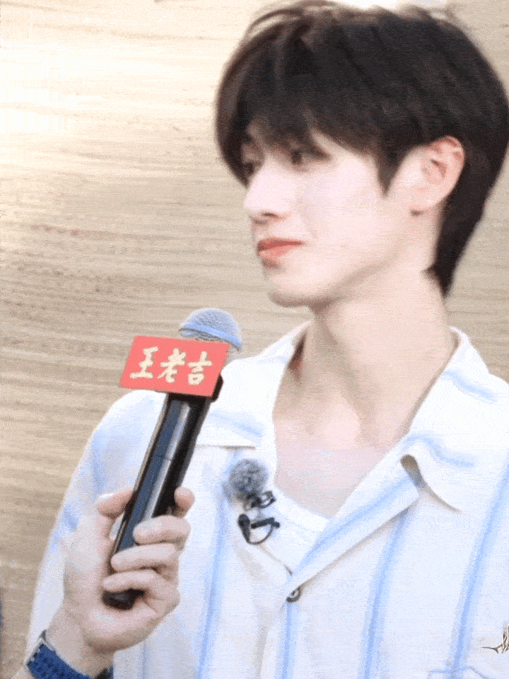 披荆斩棘5直播，TOP登陆少年组合做发型没告诉朱志鑫[喵喵] ​​​