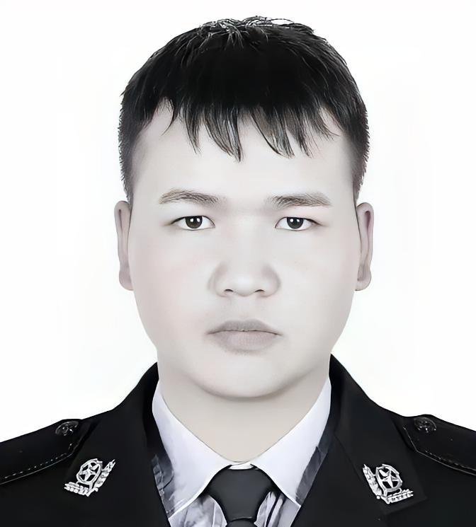 阿力木·热合曼，男，维吾尔族，2004年3月出生，新疆库车人，中专学历，生前系库