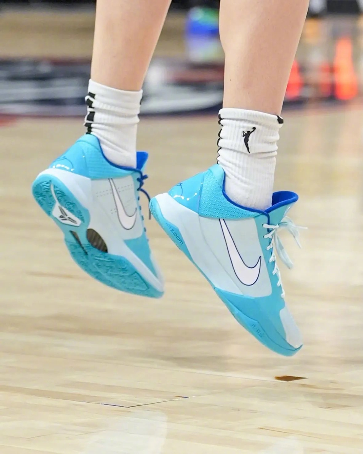 WNBA鞋视角 Nike Kobe 5「Midwest Lakes」PE凯特琳·