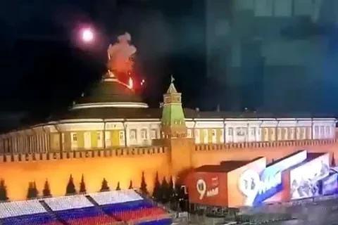  俄罗斯3日表示，“乌克兰凌晨试图用无人机袭击克里姆林宫的总统官邸，俄方及时通过