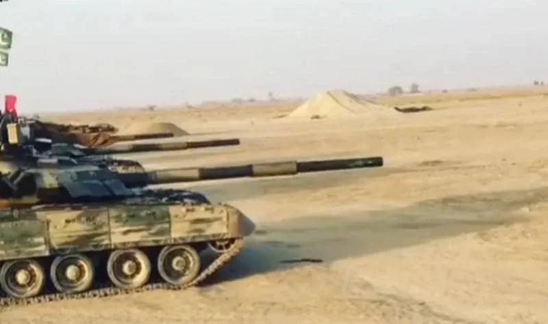 捷克媒体：巴基斯坦可能向乌克兰提供坦克 在与乌克兰接壤的国家设立了后勤中心，西方