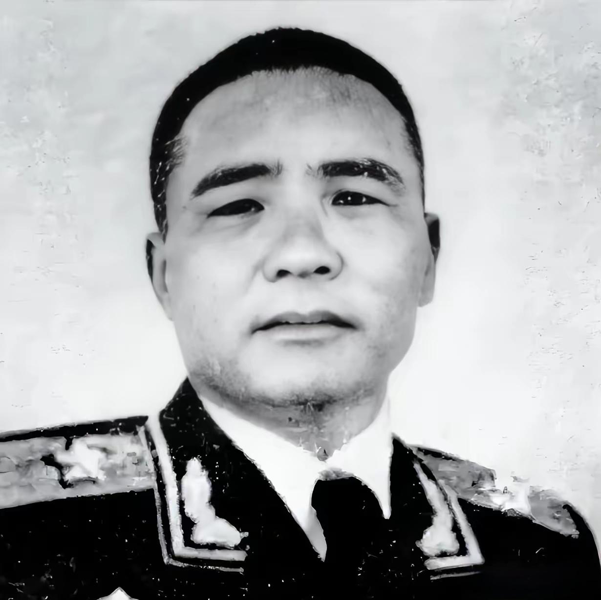 西路军唯一叛变的红军师长郭锡山，献计割董振堂首级，仅风光30天便惨遭凌迟！

马