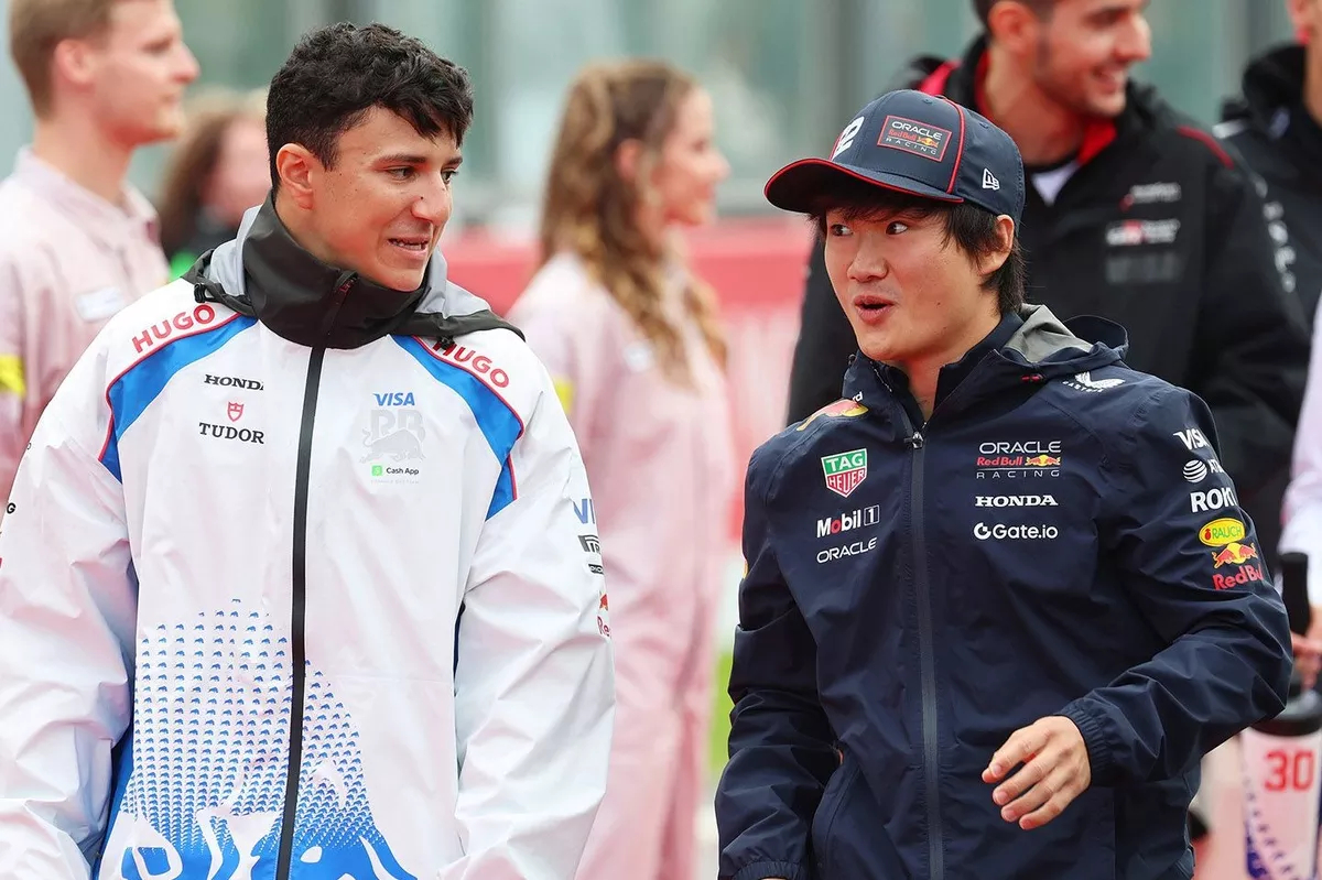 Autosport：红牛将会在未来三场比赛后确定明年维斯塔潘的队友，目前哈贾尔确