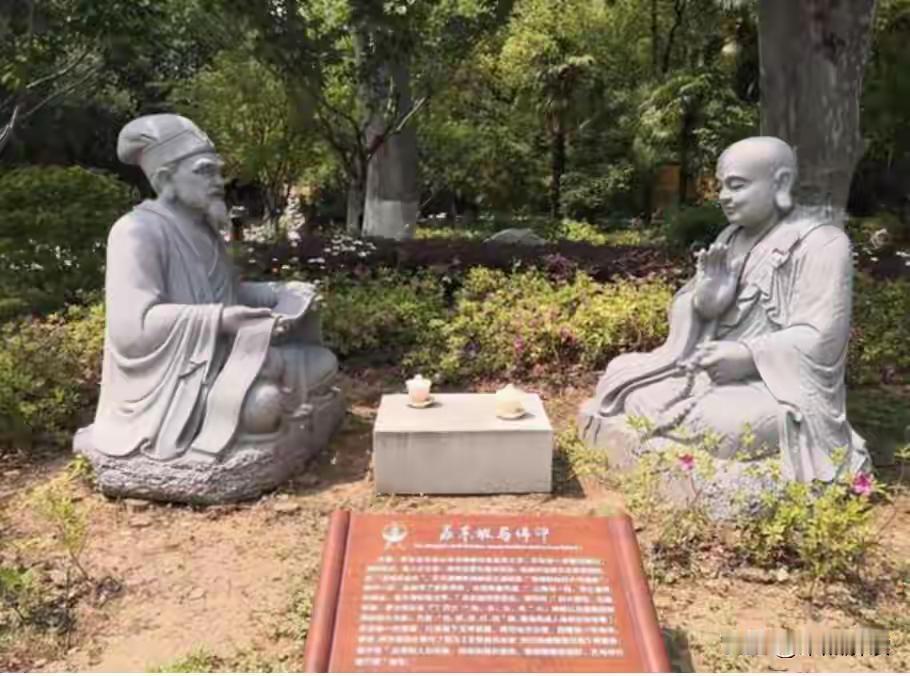 苏轼进寺庙大喊：“秃驴何在”，一小和尚回了4个字，成千古绝对

这段故事，流传很