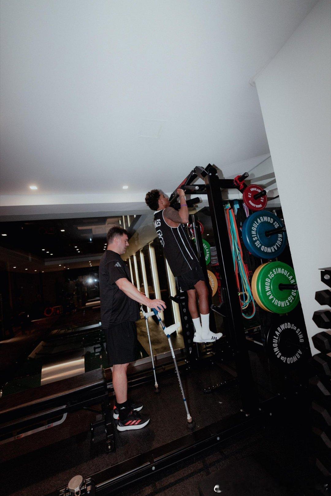 Work in progress 💪🏾🔋⏳稳步恢复罗德里戈詹姆斯