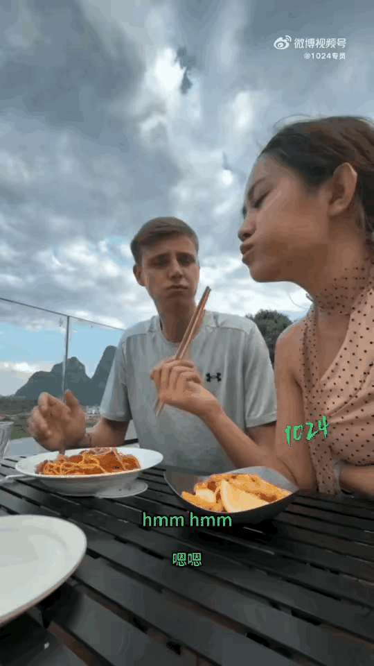 你们不要揪着陕西那个麻辣烫女孩不放了，一个个骂骂咧咧的教人家做人，又是什么侵猪笼