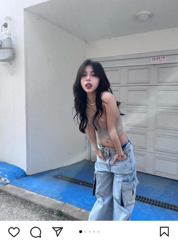 存一些极具松弛感的拍照姿势 ​​​