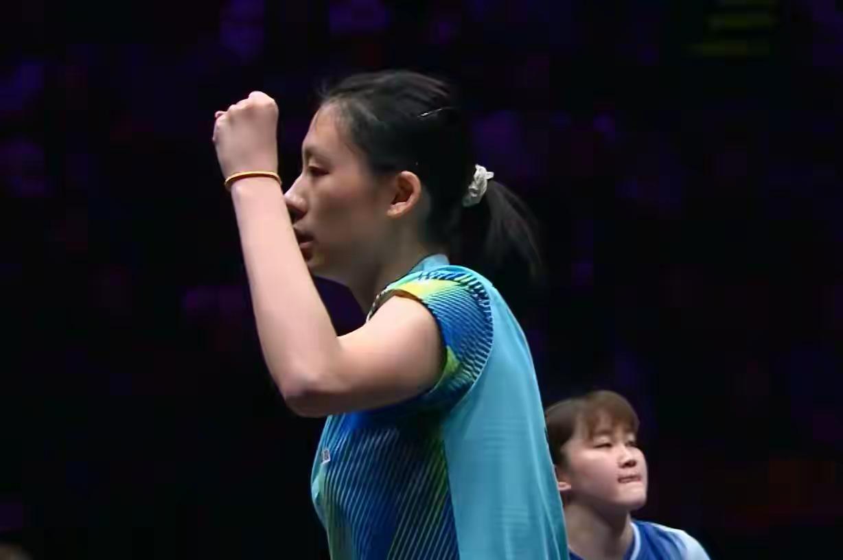 【大藤沙月出手凌厉，11-6拿下第三局】大藤沙月发球有威力，相持也不占下风，陈熠