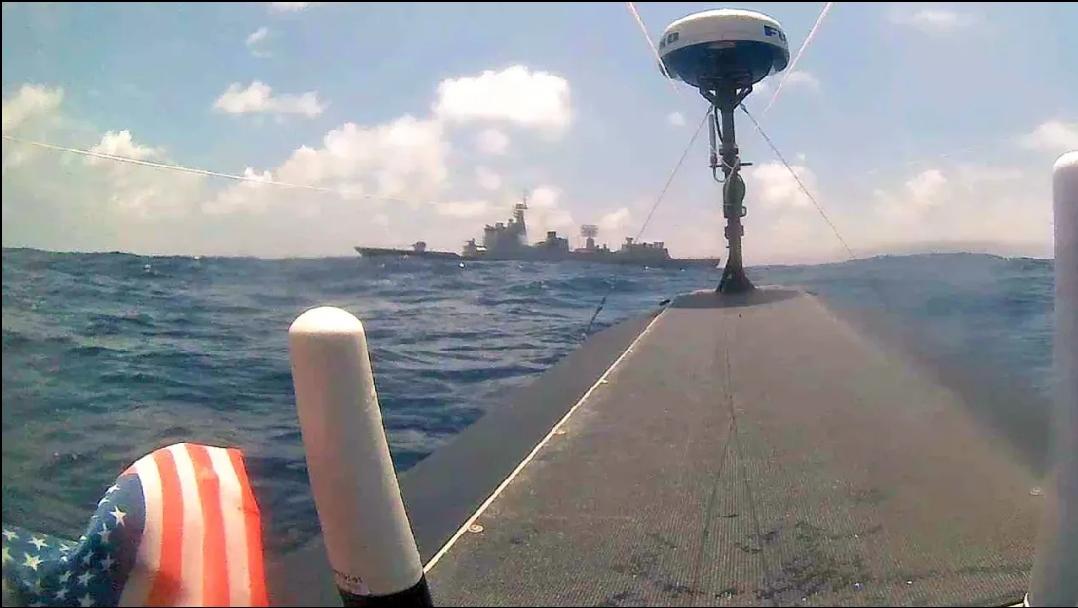 美国无人艇近距离拍摄052D的消息满天飞，Seasats公司靠这次近距离拍摄视频
