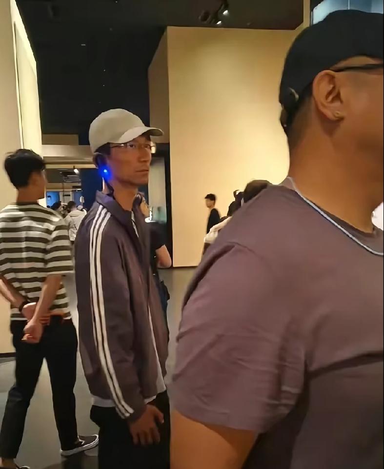 孙东旭又瘦了，明明的举动早已预示结局。

孙东旭的离开确实令人可惜，他为公司的建