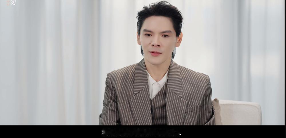 明星扎堆上播客，长访谈成“洗白利器”？端午档期前后，演员向佐做客易立竞深度视频播