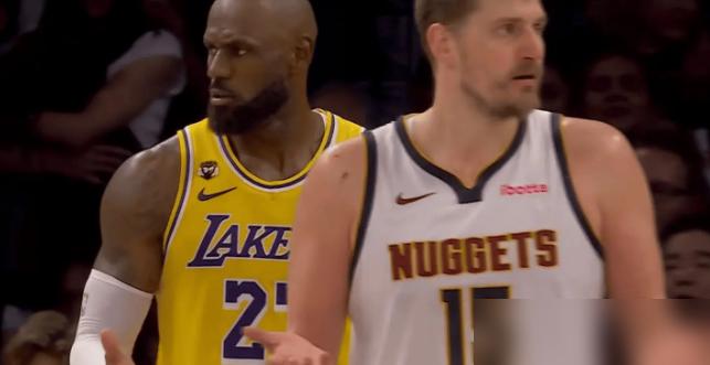 都说约基奇抱怨毁了比赛，可主帅马龙赛后一句话，让所有人都傻眼了。
 
你以为马龙