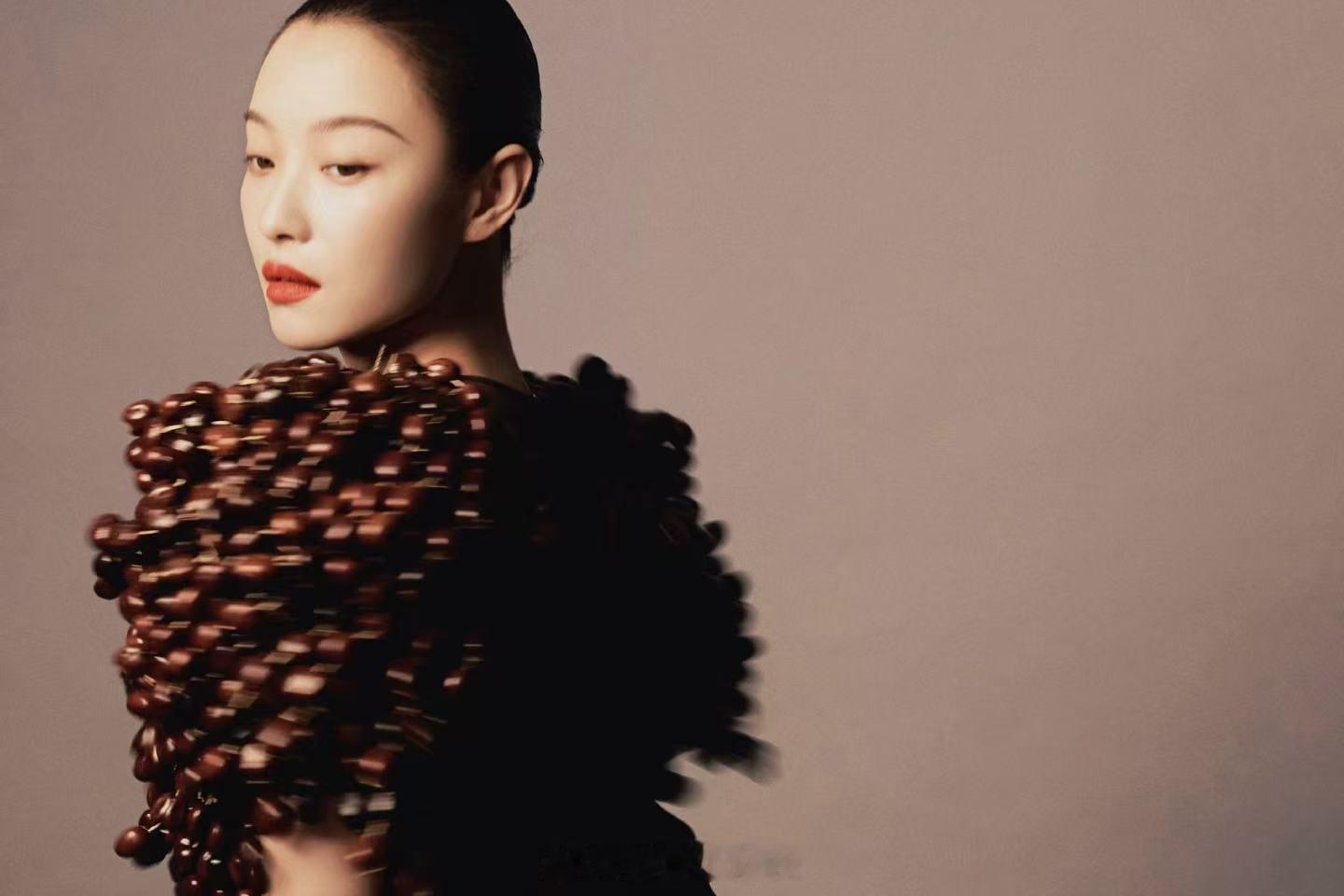 倪妮古典画卷走出的美人看倪妮杂志对我的眼睛很友好 倪妮的美是那种需要放大看细节的