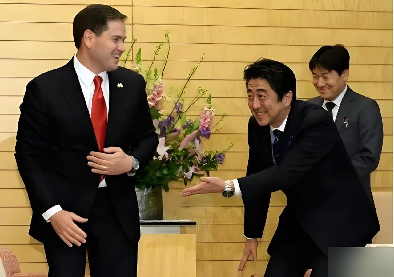 对美国认怂的8个国家，下场一个比一个惨！血泪教训！
 
1.日本：签广场协议，经