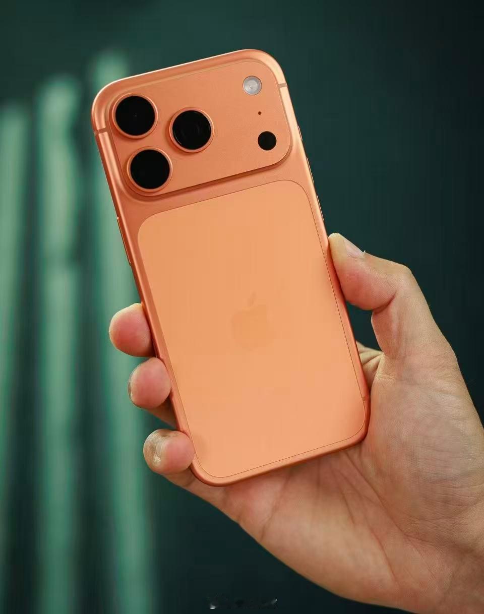 一个现象：有些手机外观像苹果iPhone有些汽车外观像保时捷重点是价格比苹果和保