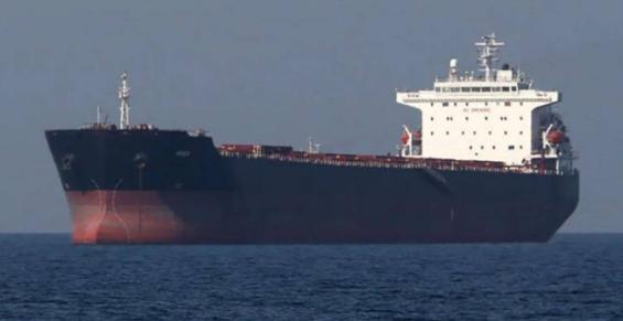 3 艘油轮刚交完 “过路费”，大摇大摆地驶出霍尔木兹海峡。但结算单上写的不是美元