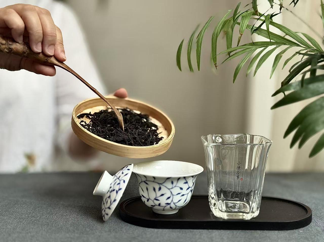 咖啡、绿茶、红茶哪个更提神？
想要找一款工作时的提神饮品，却不知道怎么选？
咖啡