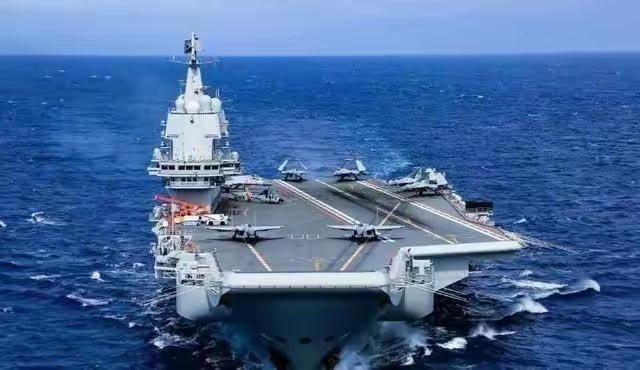 被美国骗了？中国这两年造完航母发现不对味了，明明自己的无人机、空间武器、超高音速