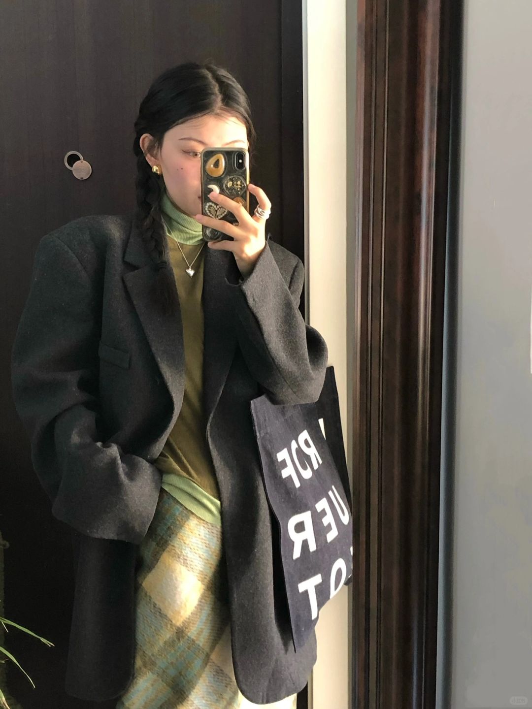 最近疯狂迷恋格子裙