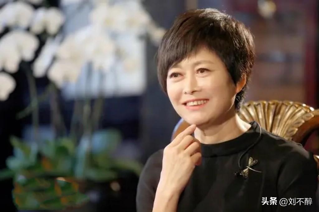 深深怀念敬一丹，怀念那个时代的《焦点访谈》。
那句“用事实说话”，不只是一句栏目