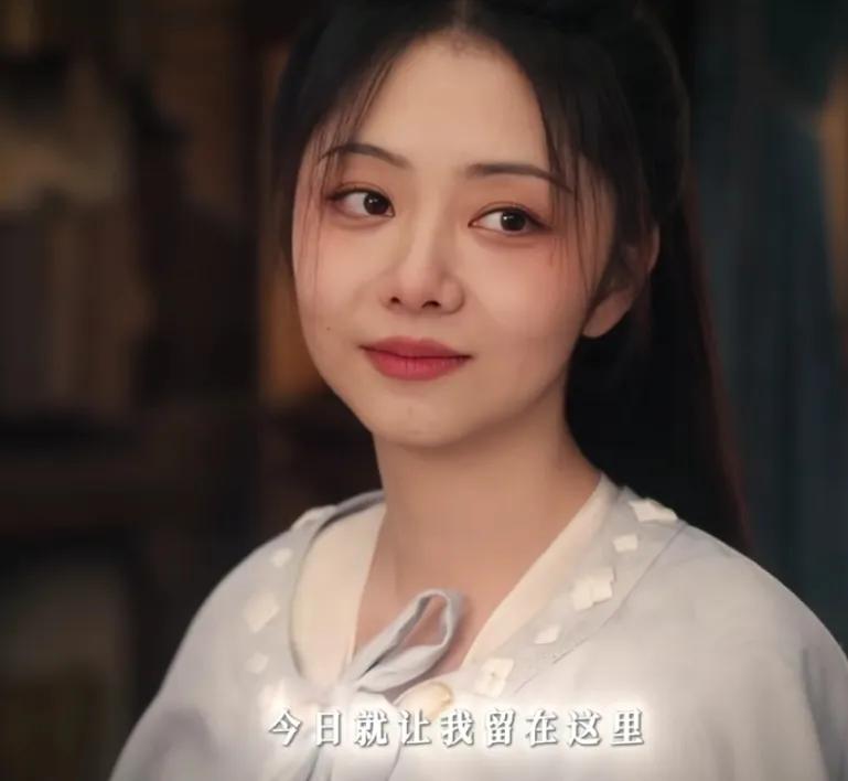 《蜀锦人家》~「只想看你」
◎杨静澜（郑业成）贴心的给季英英（谭松韵）披上衣服，