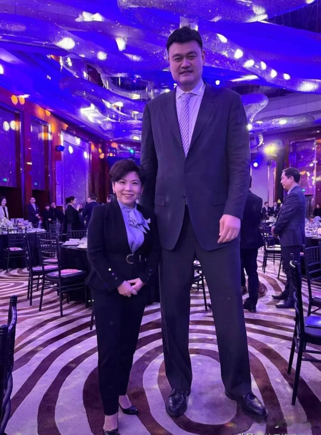 玩什么球一目了然，是谁都能一眼看出来。