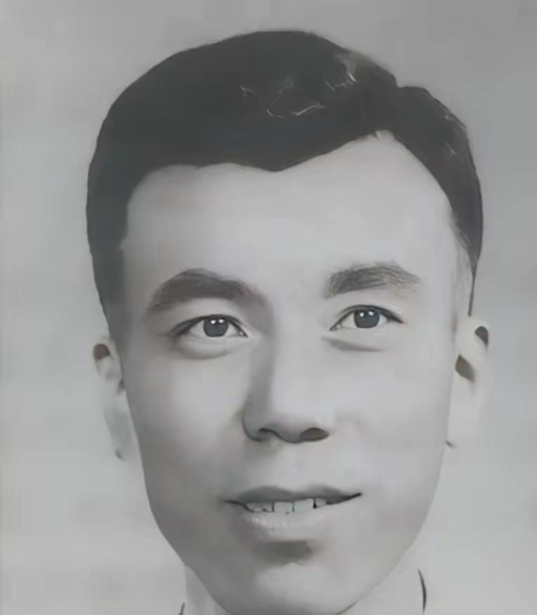 1952年，志愿军战士张文荣被美军俘虏后叛变，经过改造后，张文荣被安排打入志愿军