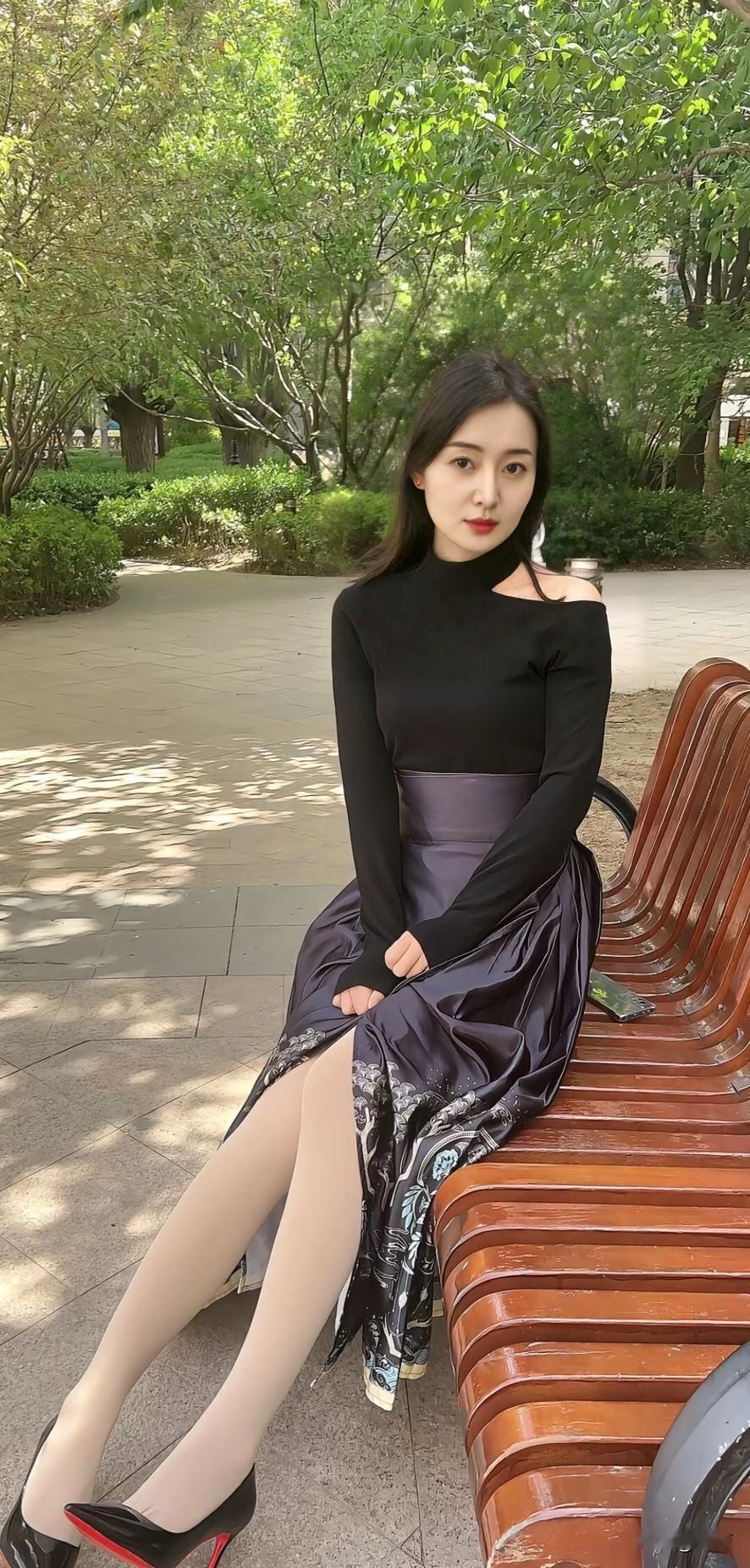 你喜欢怎样的日常穿搭呢日常穿搭 温柔大方的穿搭 日常吸睛穿搭 随性气质穿搭 秋日