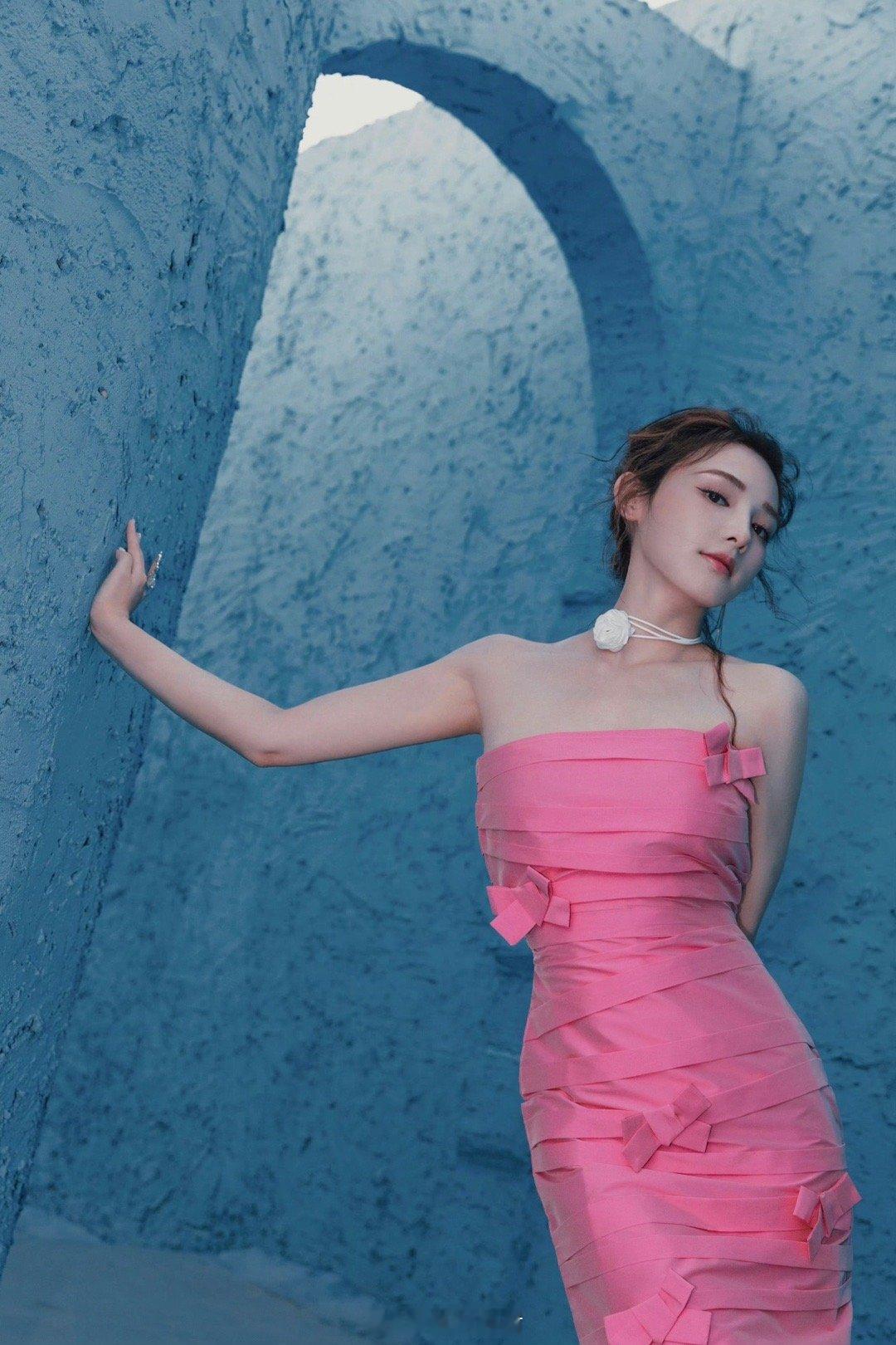 彭小苒完美玉足😍 