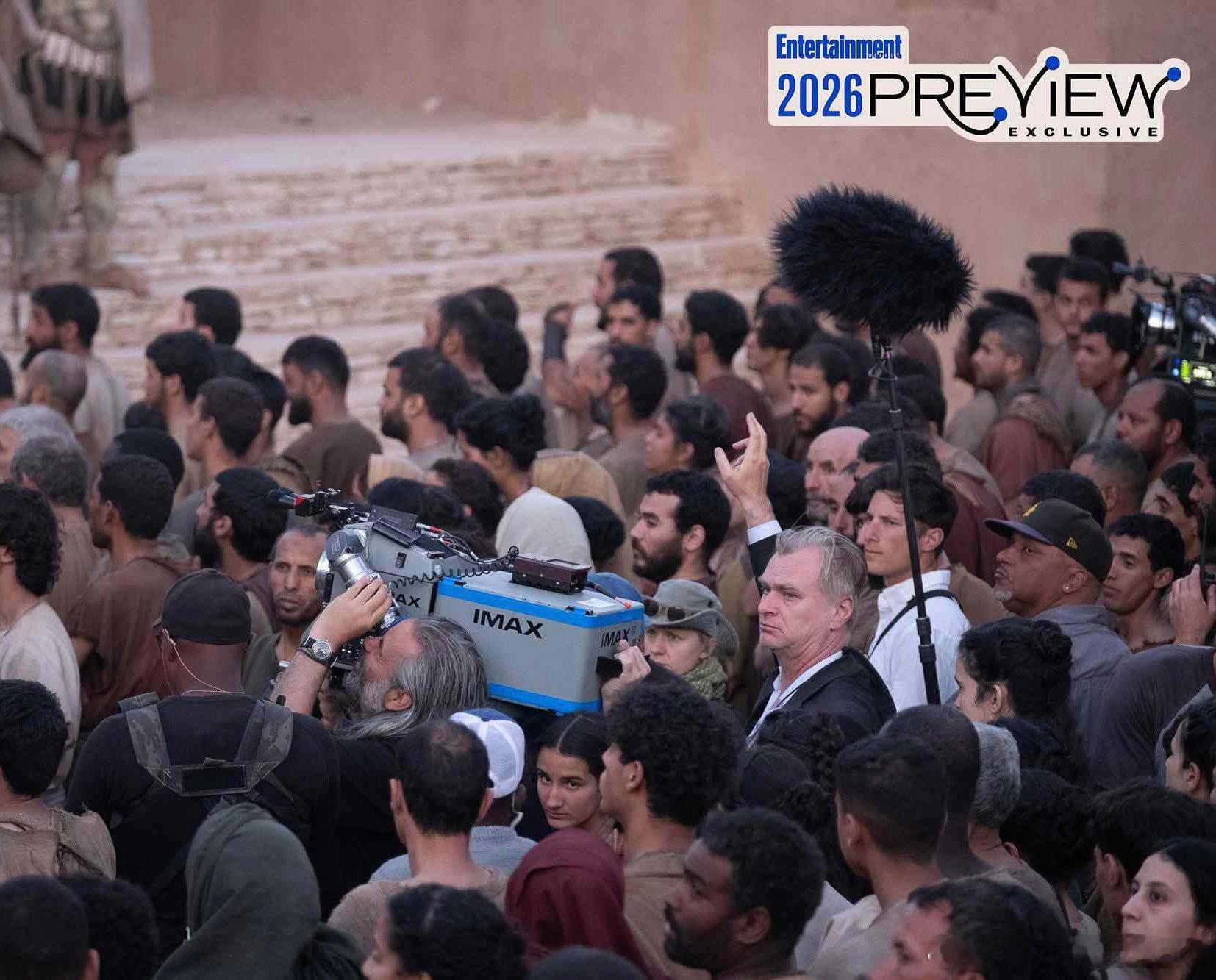 克里斯托弗·诺兰在《奥德赛》的一张片场照 