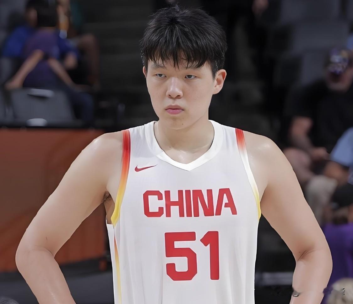 教练承认战术全部围绕他打造！杨瀚森被当作约基奇，夏联能否强势爆发？
 
北京时间