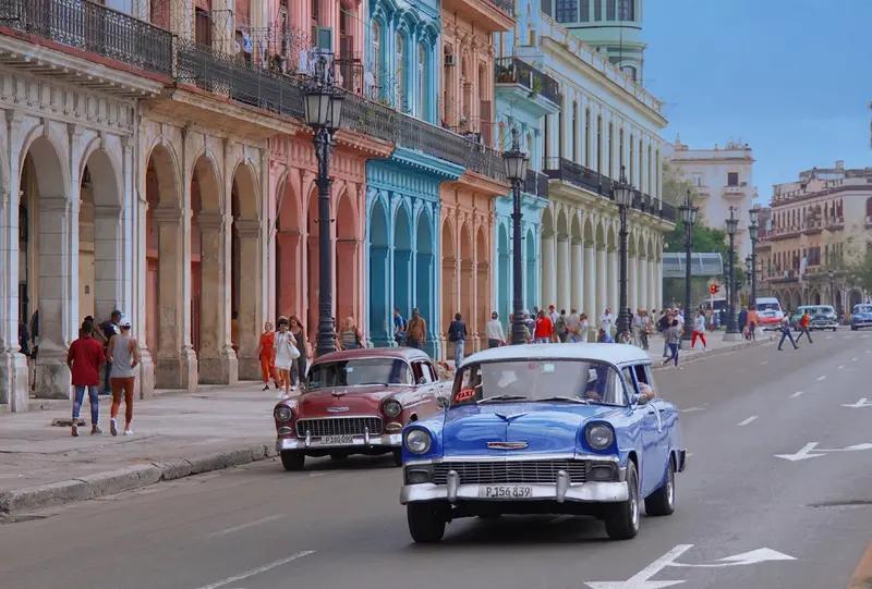 从能源安全角度来看，古巴长期面临能源供应紧张的难题，俄罗斯的原油支持犹如一场“及