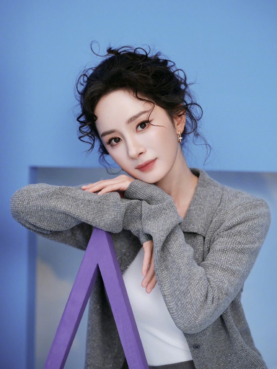 杨幂小卷毛杨幂卷毛百褶裙杨幂小卷毛杨幂[超话] ​ ​​​