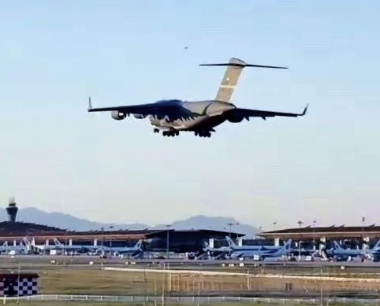 特朗普大概没料到，自己把访华的架势造得震天响，C-17一架接一架飞到北京造势，结