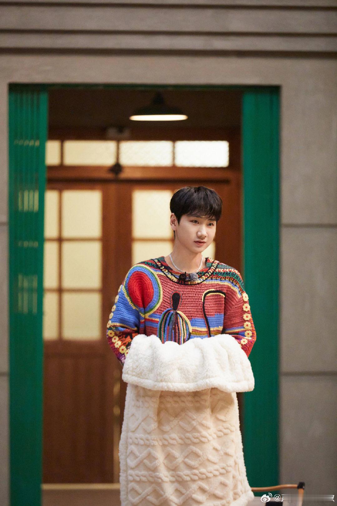 音源主理人汪苏泷杀回声生不息 家人们，汪苏泷回归声生不息的消息太让人激动了！他的