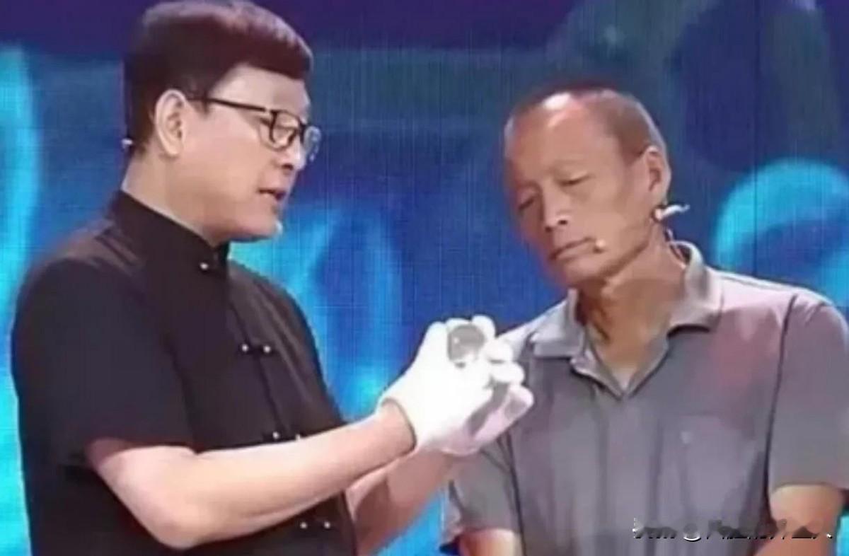 “绝不上交给国家，这是我挖到的！”甘肃大爷翻修祖屋，竟挖出一箱银元宝，经过鉴定以