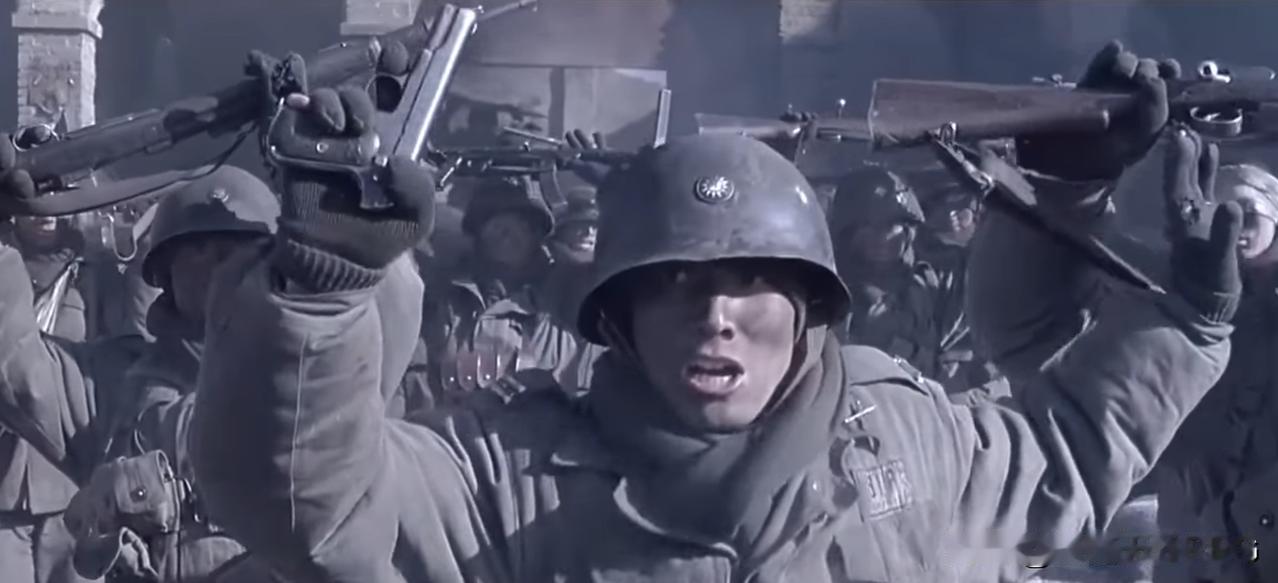 看电影能学到不少武器知识，今天再来请教懂行的好友。
       二十年前的《集