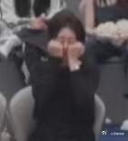 侯宇双拳擦泪 有人懂这个双拳擦泪小侯宇吗，啊啊啊啊啊这个小侯宇哭的怎么这么可爱 