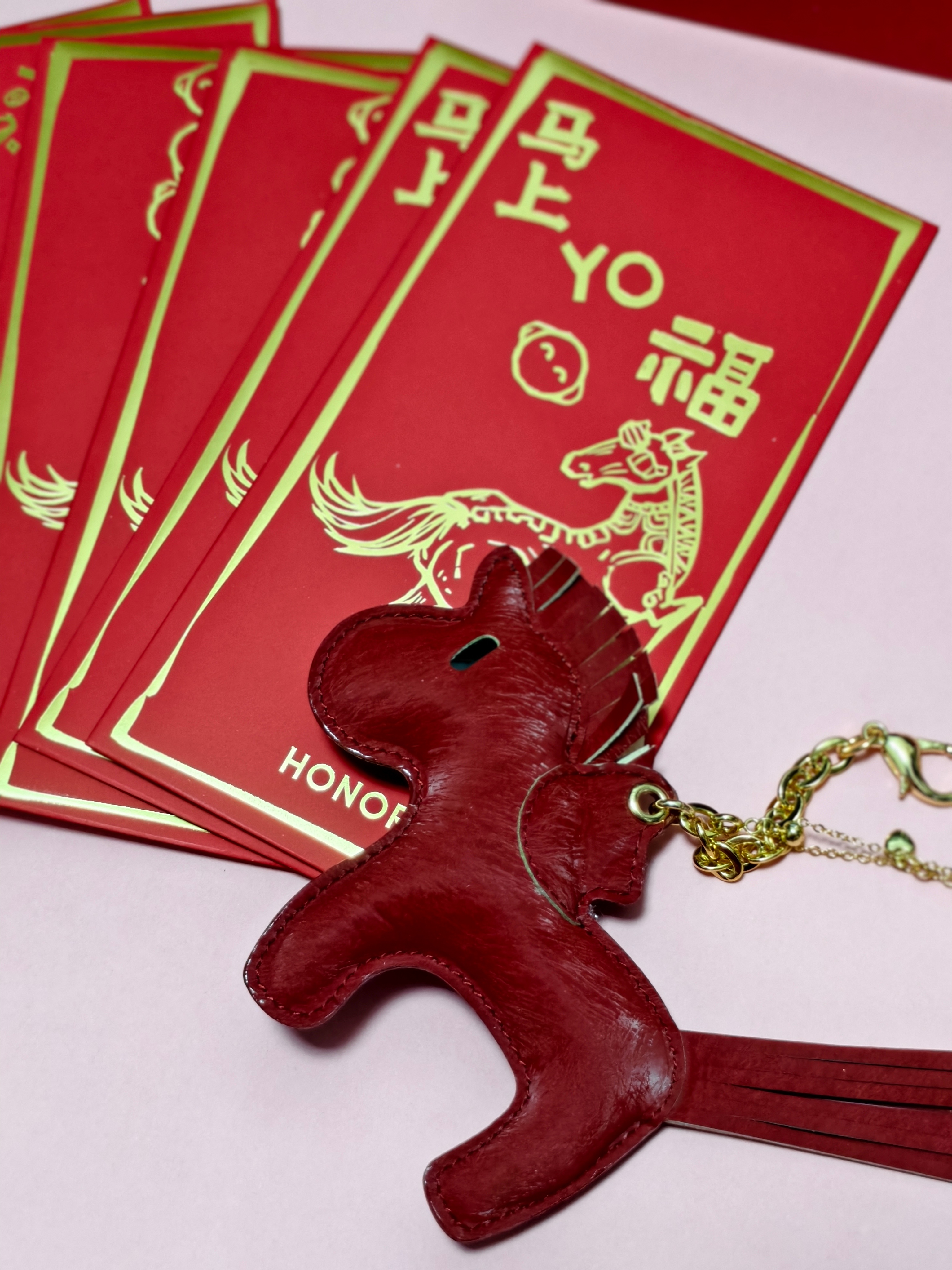 荣耀这礼盒真的是价值感拉满！真的有金感谢荣耀，马上Yo福