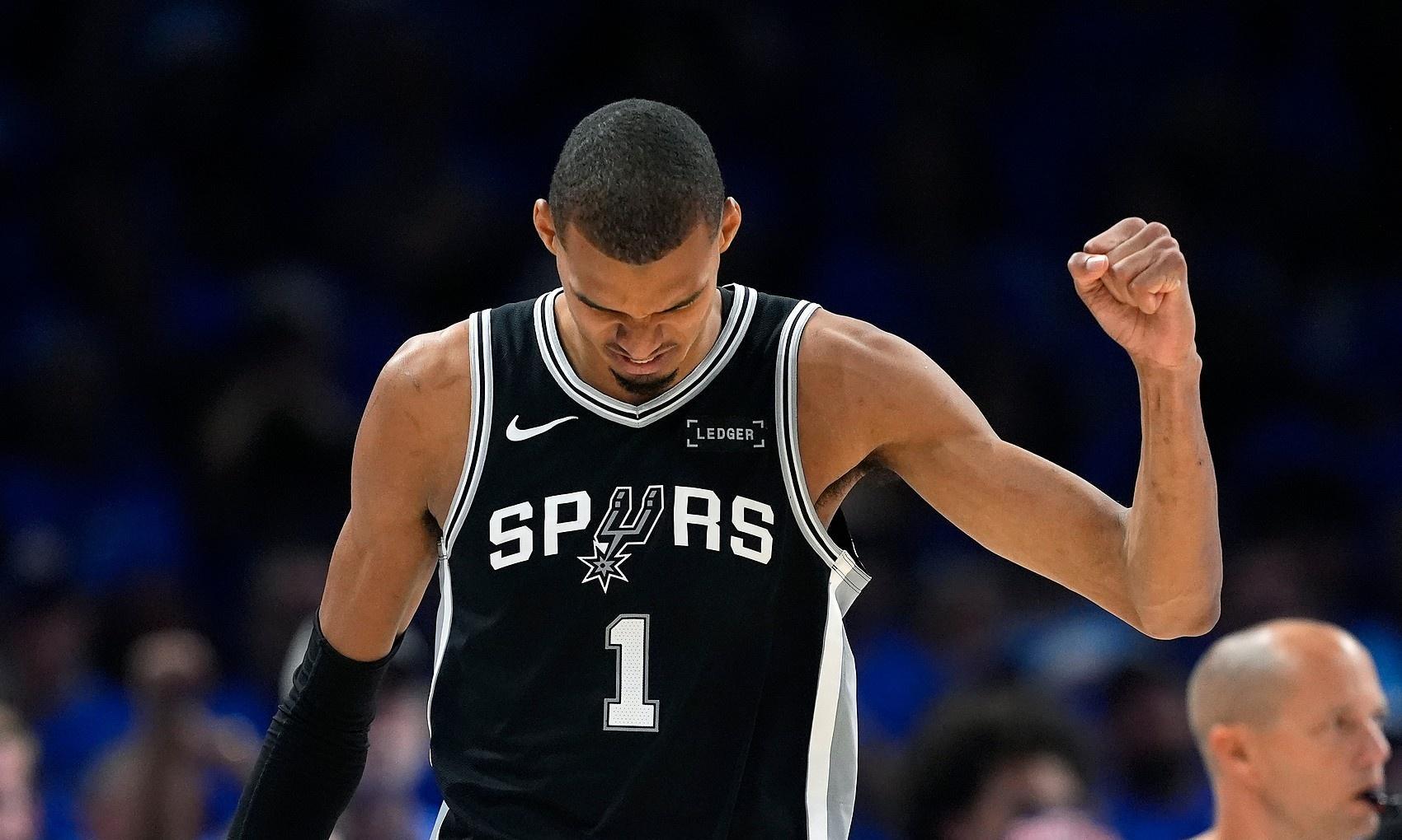 NBA 文班亚马将在2026年7月7日与马刺正式签下5年2.51亿美元新秀顶薪续