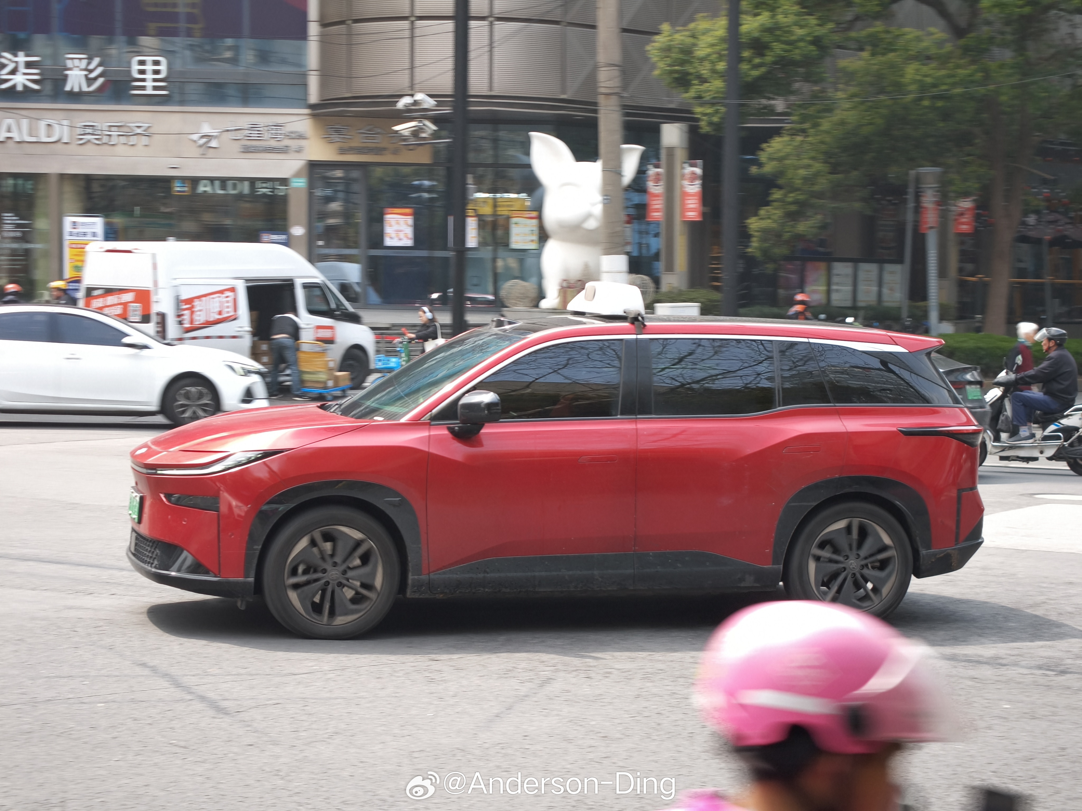 稀有车实拍 上海私人出租的花样还是很多的，师傅们眼光很独到啊。 