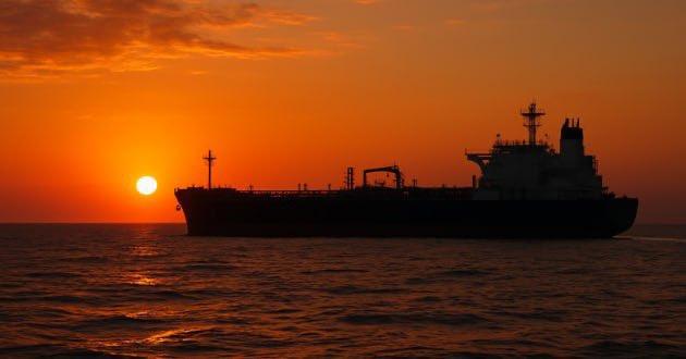 今天，乌克兰对俄罗斯"影子舰队"近700艘船只的制裁生效了﹣﹣泽连斯基。
司机指